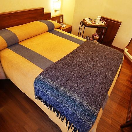 Al Colonnato Di San Pietro Bed & Breakfast Rome Exterior photo
