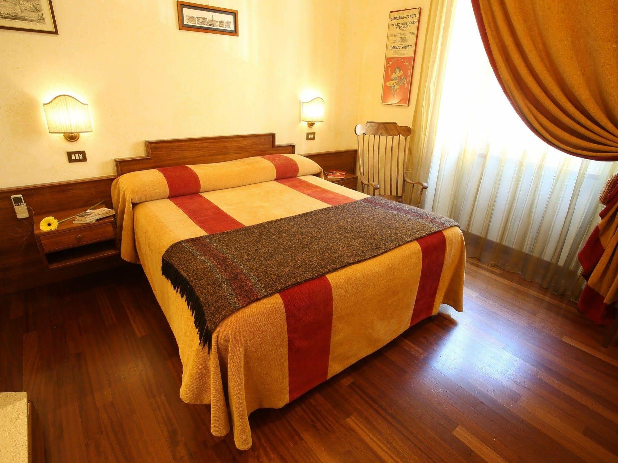 Al Colonnato Di San Pietro Bed & Breakfast Rome Exterior photo