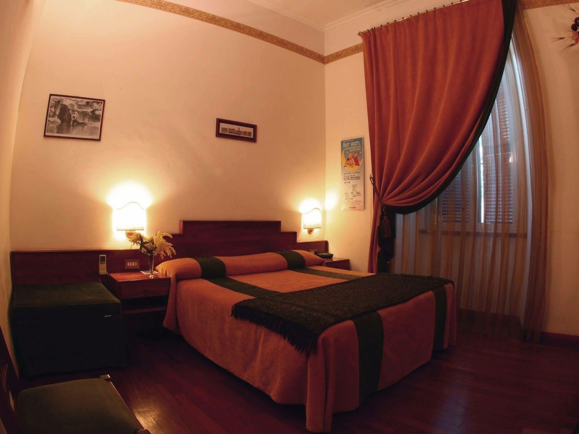 Al Colonnato Di San Pietro Bed & Breakfast Rome Exterior photo